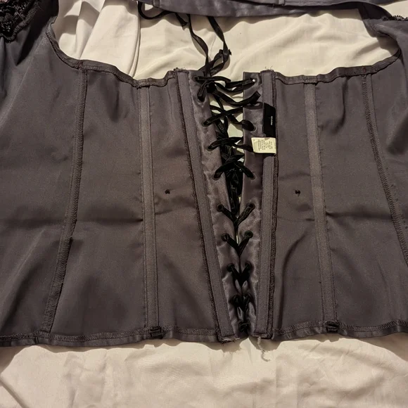 Satin Button down Corset - Picture 3 of 3